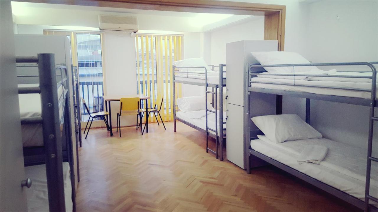 Sleep Inn Hostel บูคาเรสต์ ภายนอก รูปภาพ