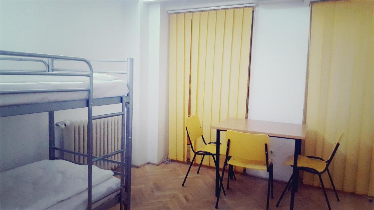 Sleep Inn Hostel บูคาเรสต์ ภายนอก รูปภาพ