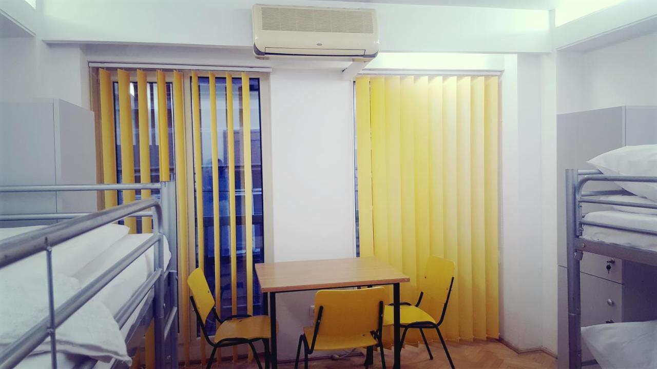 Sleep Inn Hostel บูคาเรสต์ ภายนอก รูปภาพ