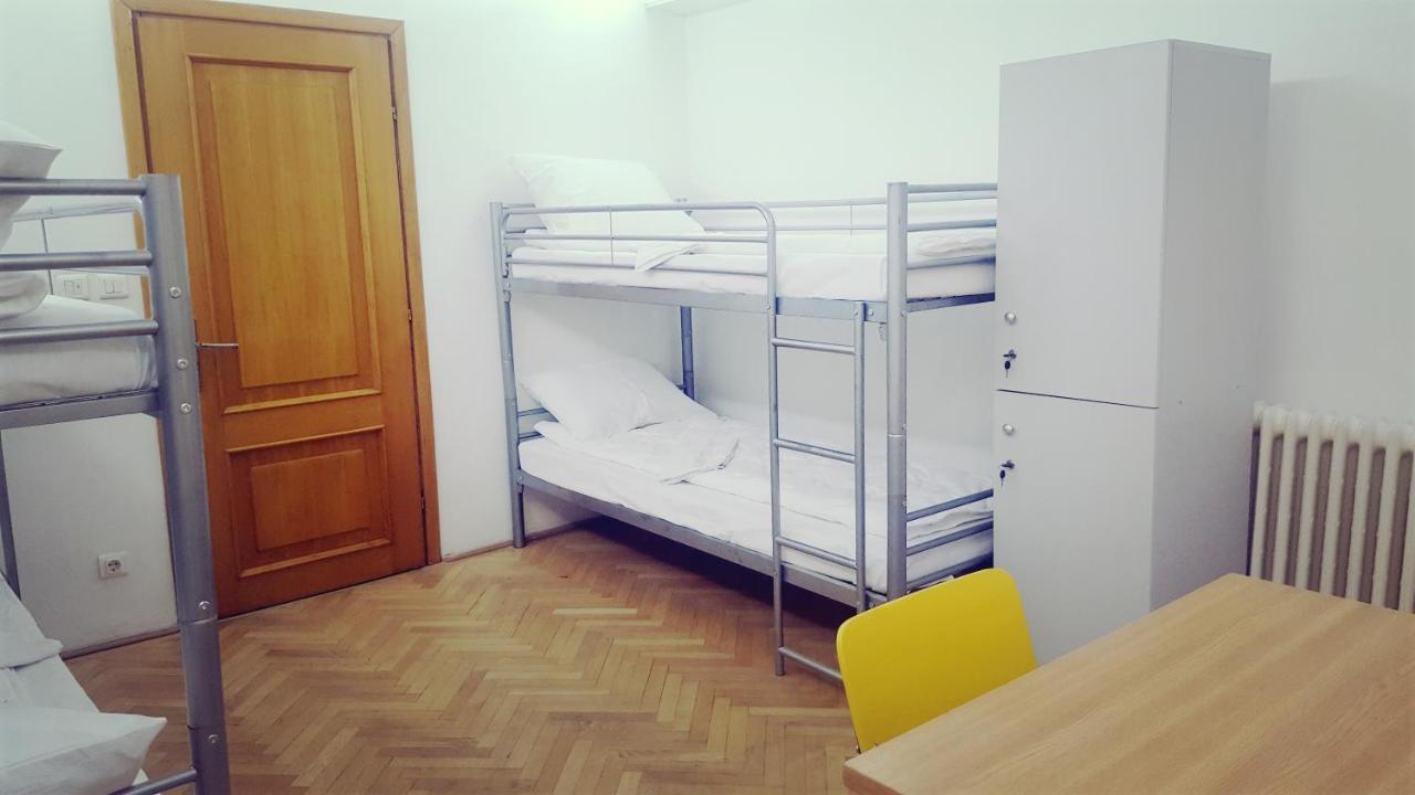 Sleep Inn Hostel บูคาเรสต์ ภายนอก รูปภาพ